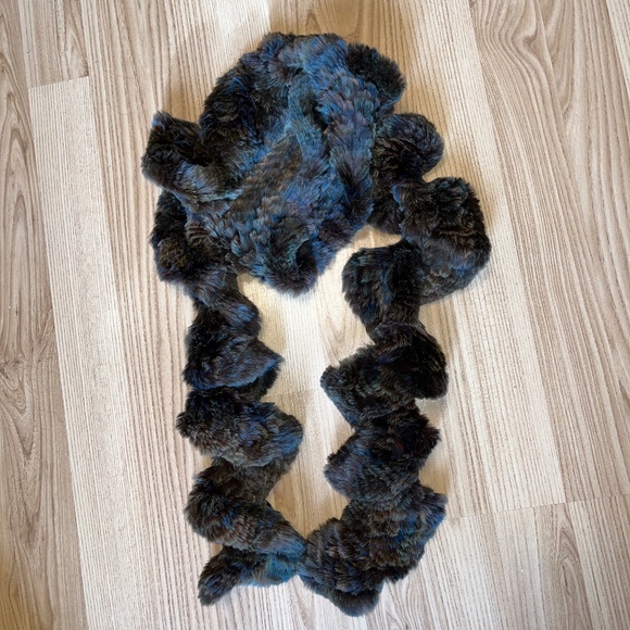 Dino Gaspari of Montreal, real fur scarf with spirals, in brown & blue. - Picture 1 of 8